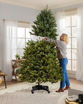 Árvore de Natal Verde Premium com Galhos Articulados, Suporte Metálico com Rodinhas e Micro LEDs Embutidos