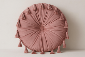 Almofada Redonda Rosa Seco com Franjas - Boho 40cm